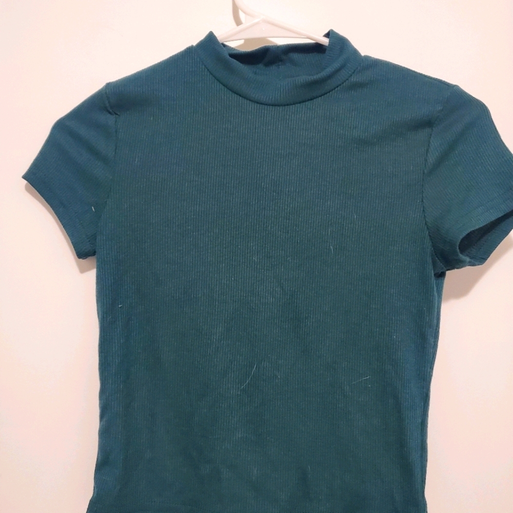 Cropped mock tee